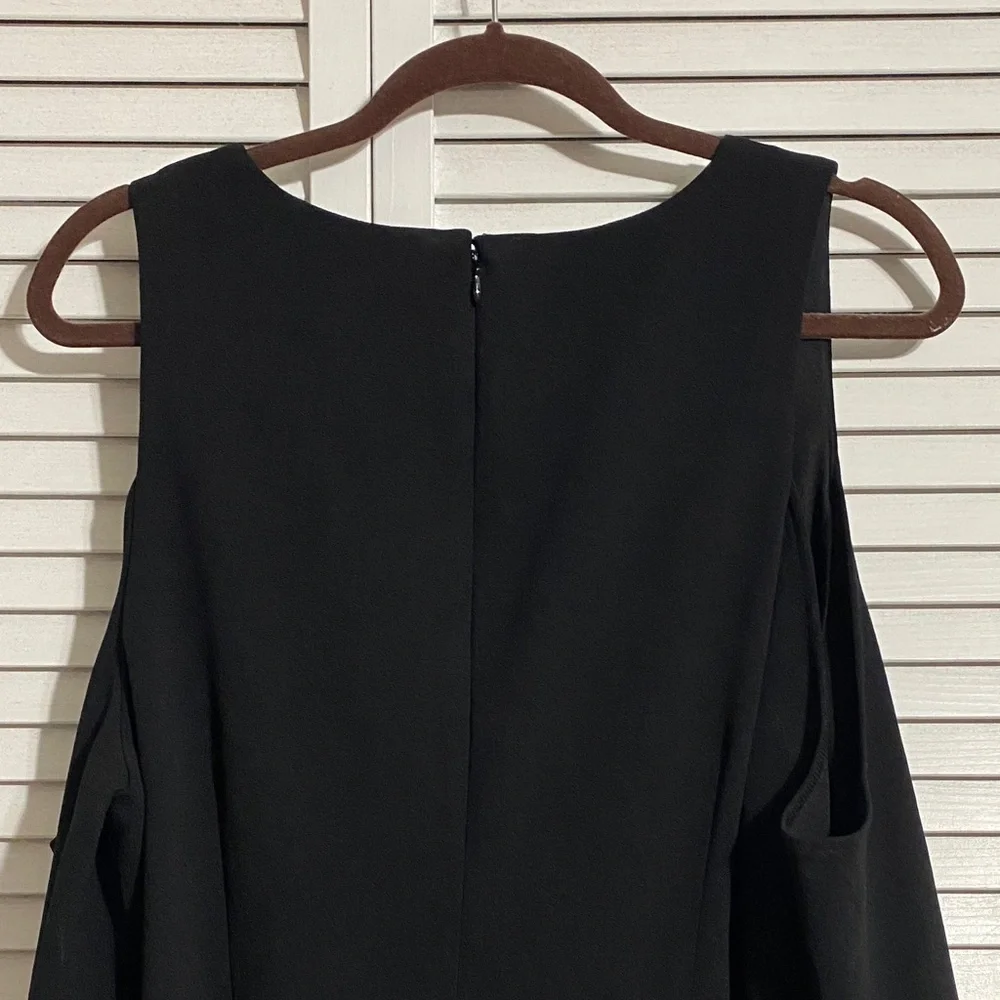 Vince Camuto Black Cold Shoulder Bell Sleeve Party Dress - Picture 7 of 9